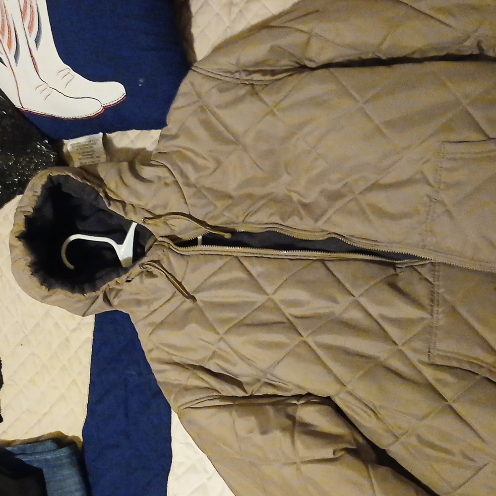 🧡RedHead Tan Puffer Jacket with Quilted Design and Hood - Picture 6 of 9